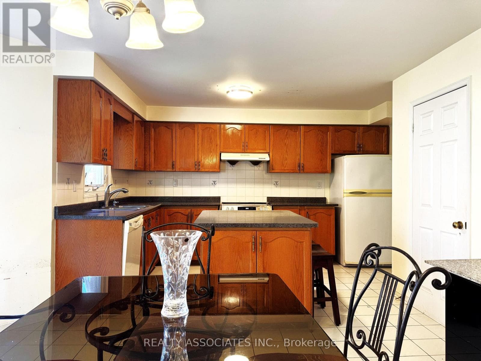 Single Family at 46 Lagani Avenue, Richmond Hill (Doncrest), Ontario - Photo 8 - RE/MAX Garden City Realty