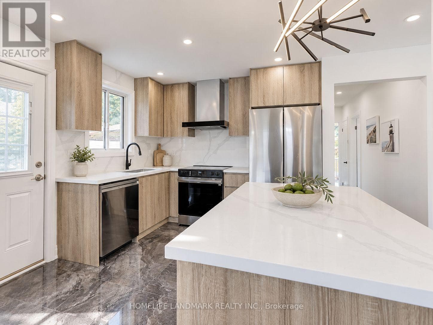 Single Family at Main- 181 Maple Avenue, Richmond Hill (Harding), Ontario - Photo 8 - RE/MAX Garden City Realty