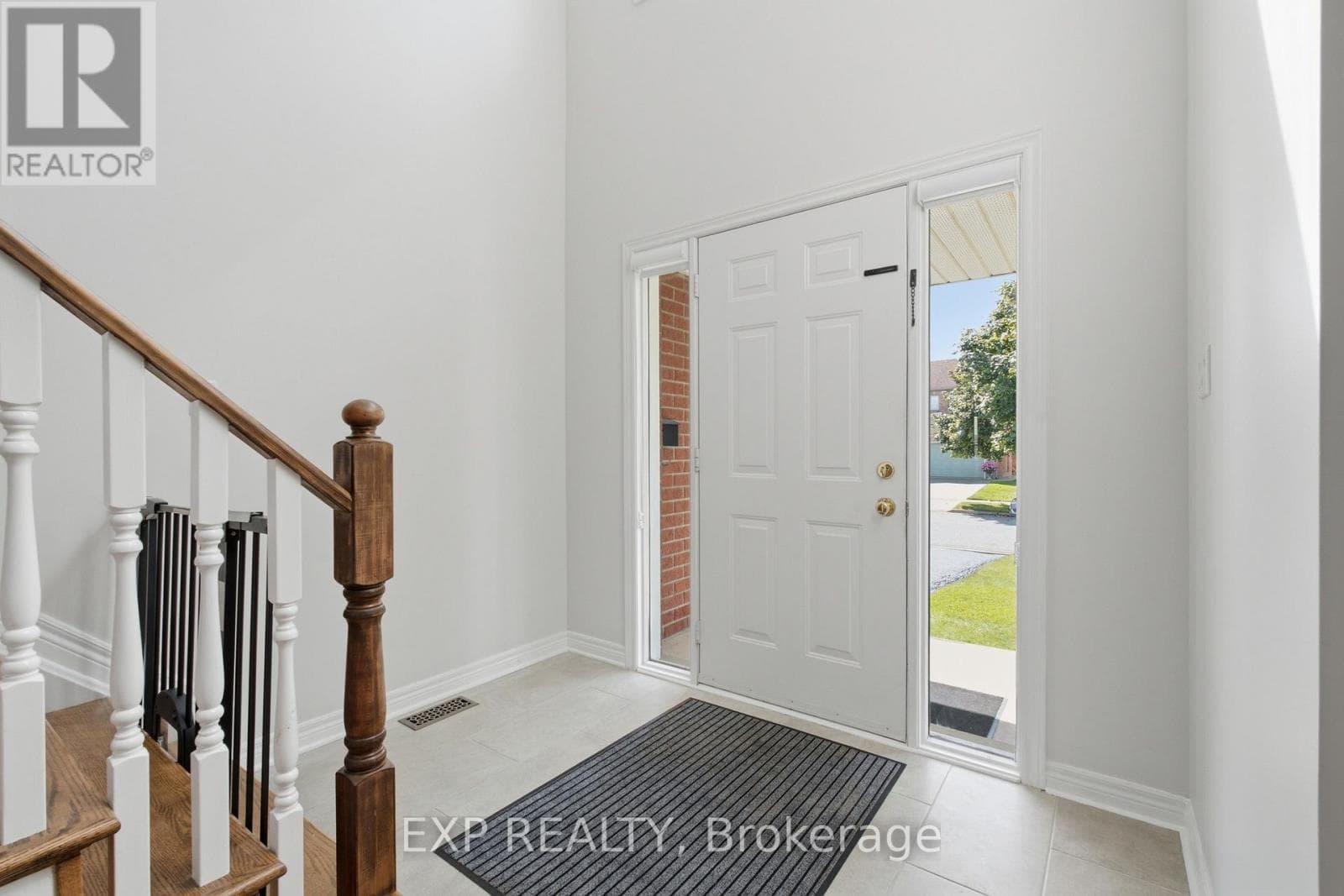 Single Family at 50 Crysler Crescent, Thorold (Confederation Heights), Ontario - Photo 5 - RE/MAX Garden City Realty