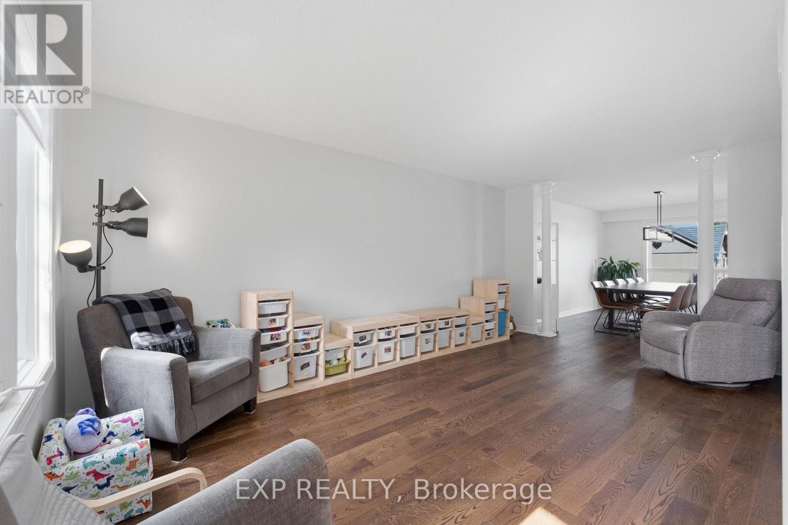 Single Family at 50 Crysler Crescent, Thorold (Confederation Heights), Ontario - Photo 8 - RE/MAX Garden City Realty