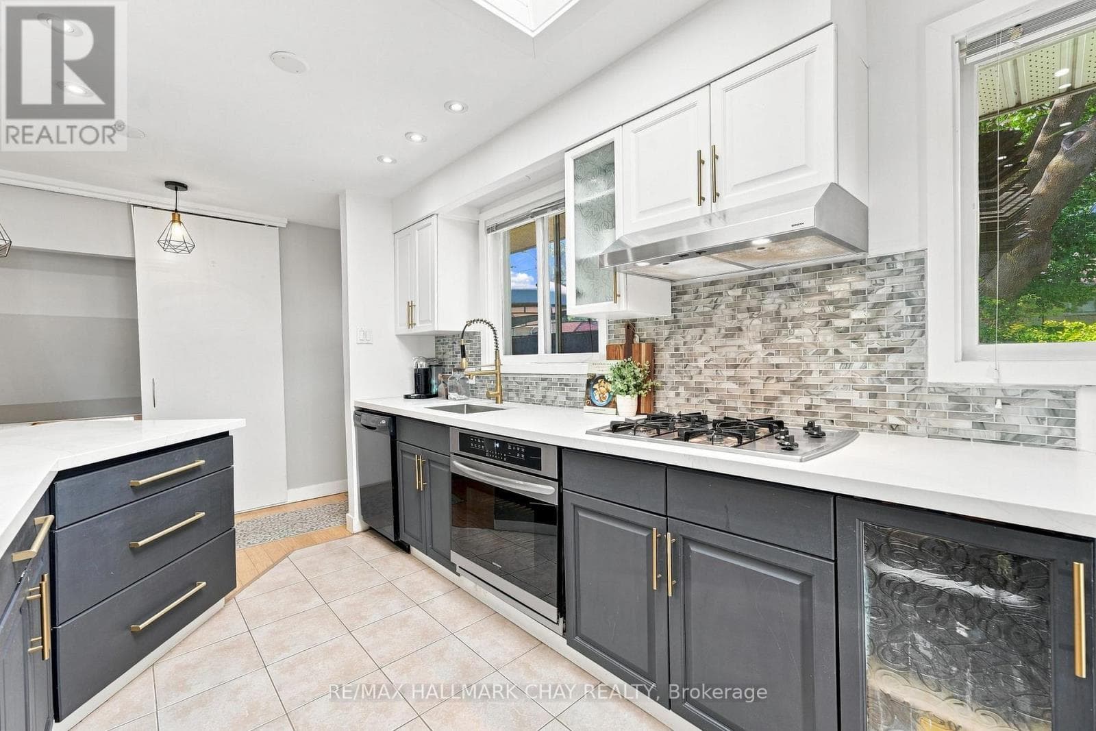 Single Family at 30 Harding Avenue, Barrie (Cundles East), Ontario - Photo 10 - RE/MAX Garden City Realty