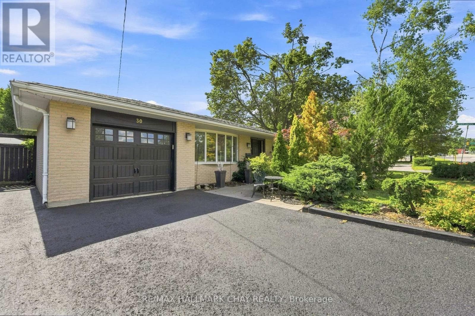 Single Family at 30 Harding Avenue, Barrie (Cundles East), Ontario - Photo 2 - RE/MAX Garden City Realty