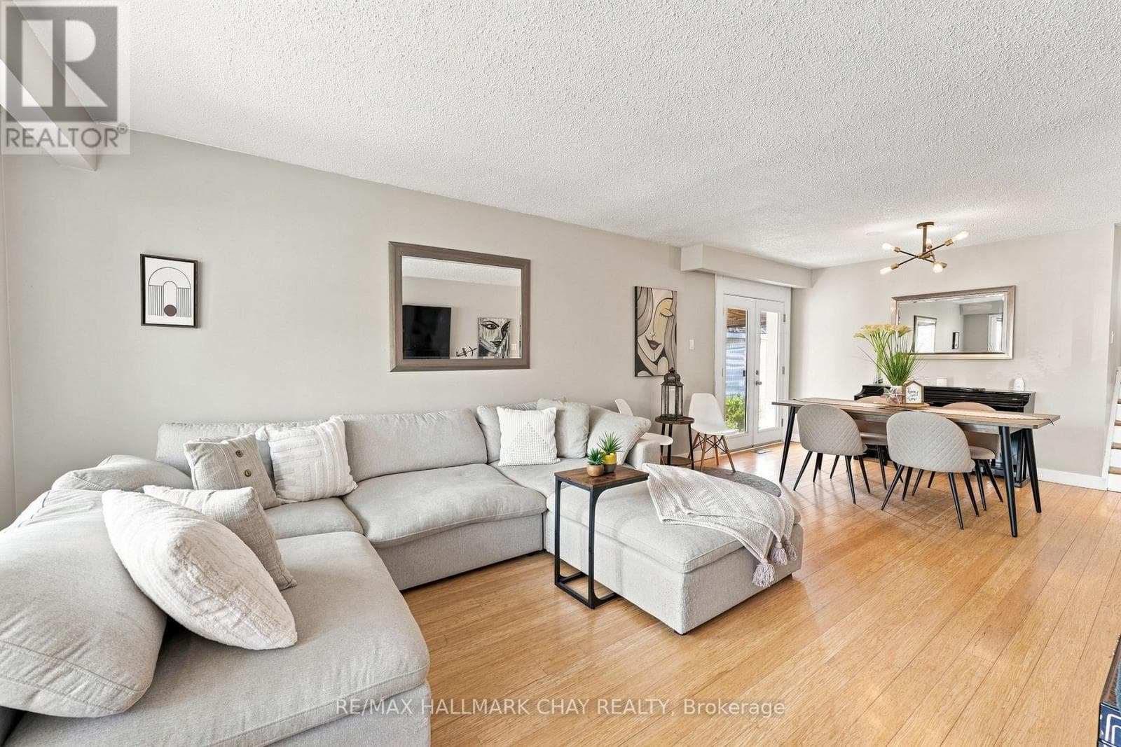 Single Family at 30 Harding Avenue, Barrie (Cundles East), Ontario - Photo 6 - RE/MAX Garden City Realty