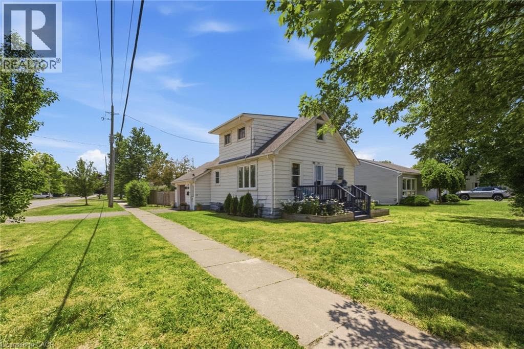 Single Family at 1217 ORCHARD Avenue, Fort Erie, Ontario - Photo 2 - RE/MAX Garden City Realty
