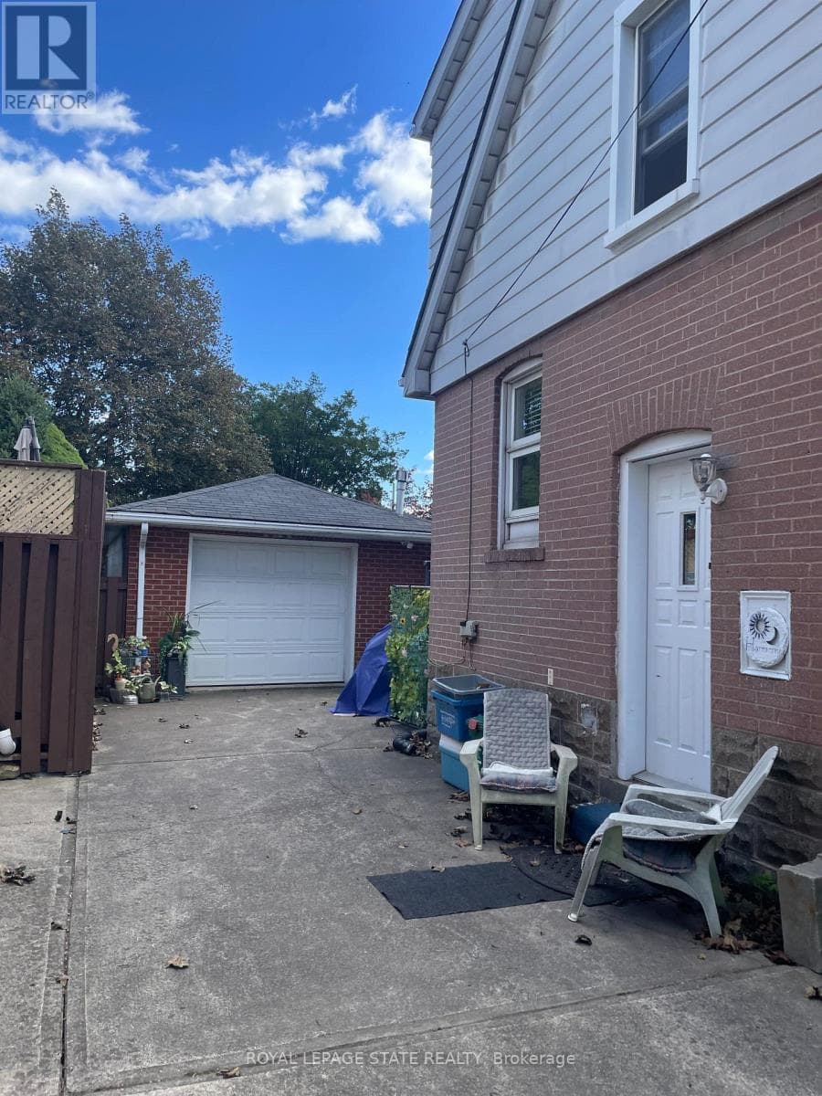 Single Family at Upper- 225 East 14th Street, Hamilton (Inch Park), Ontario - Photo 3 - RE/MAX Garden City Realty