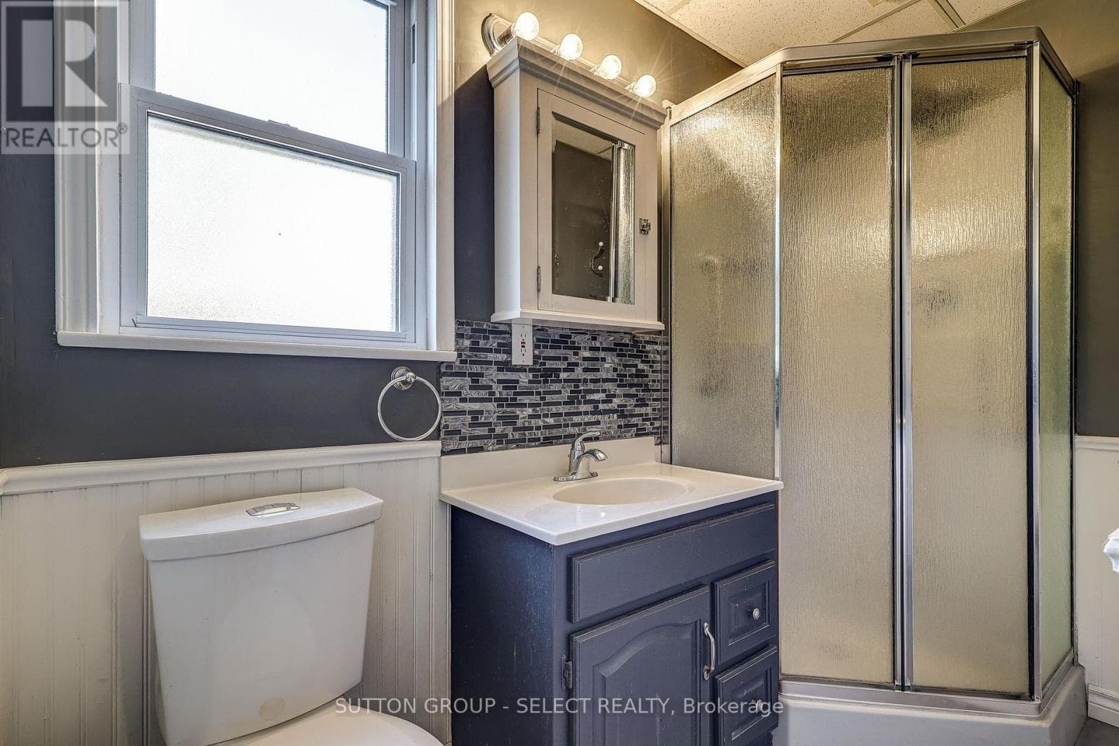 Single Family at 107 Roehampton Avenue, London East (East D), Ontario - Photo 10 - RE/MAX Garden City Realty