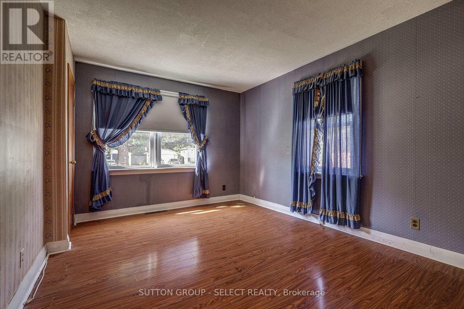 Single Family at 107 Roehampton Avenue, London East (East D), Ontario - Photo 8 - RE/MAX Garden City Realty