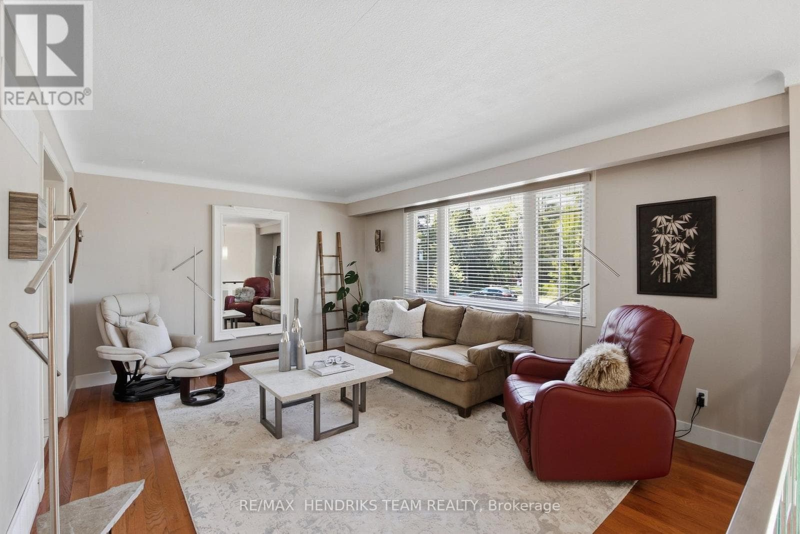 Single Family at 3799 19th Street, Lincoln (Lincoln-Jordan/Vineland), Ontario - Photo 6 - RE/MAX Garden City Realty