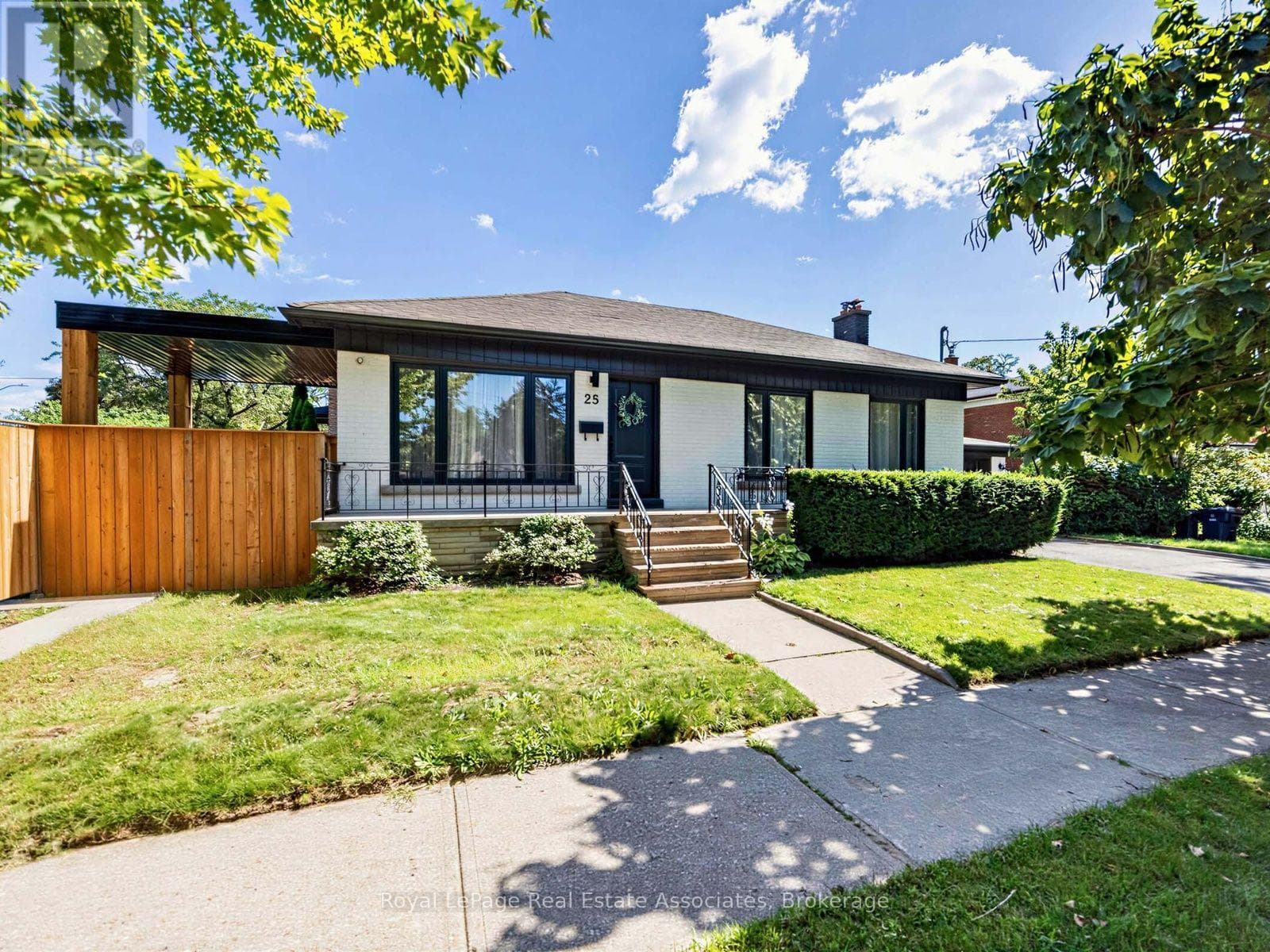 25 Treeview Drive