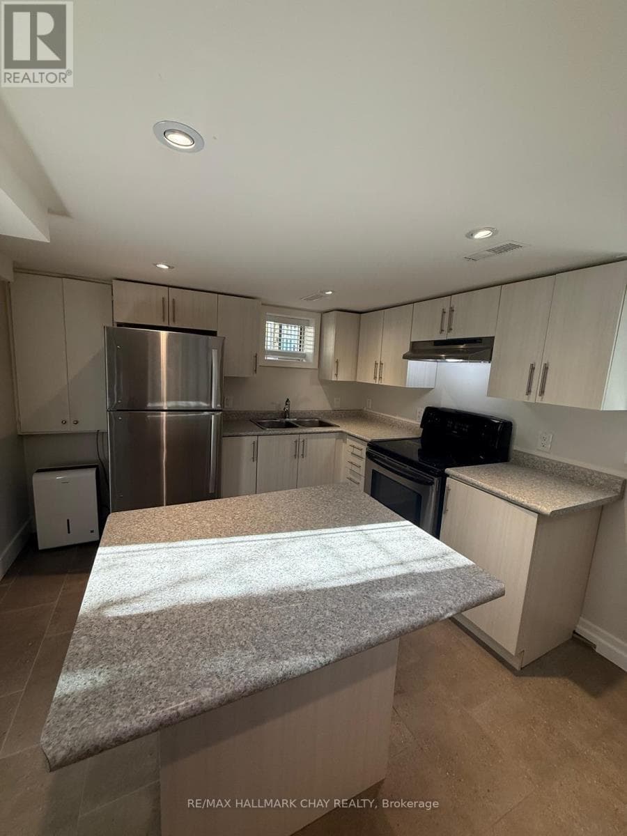 Single Family at 137 Clapperton Street, Barrie (Wellington), Ontario - Photo 4 - RE/MAX Garden City Realty