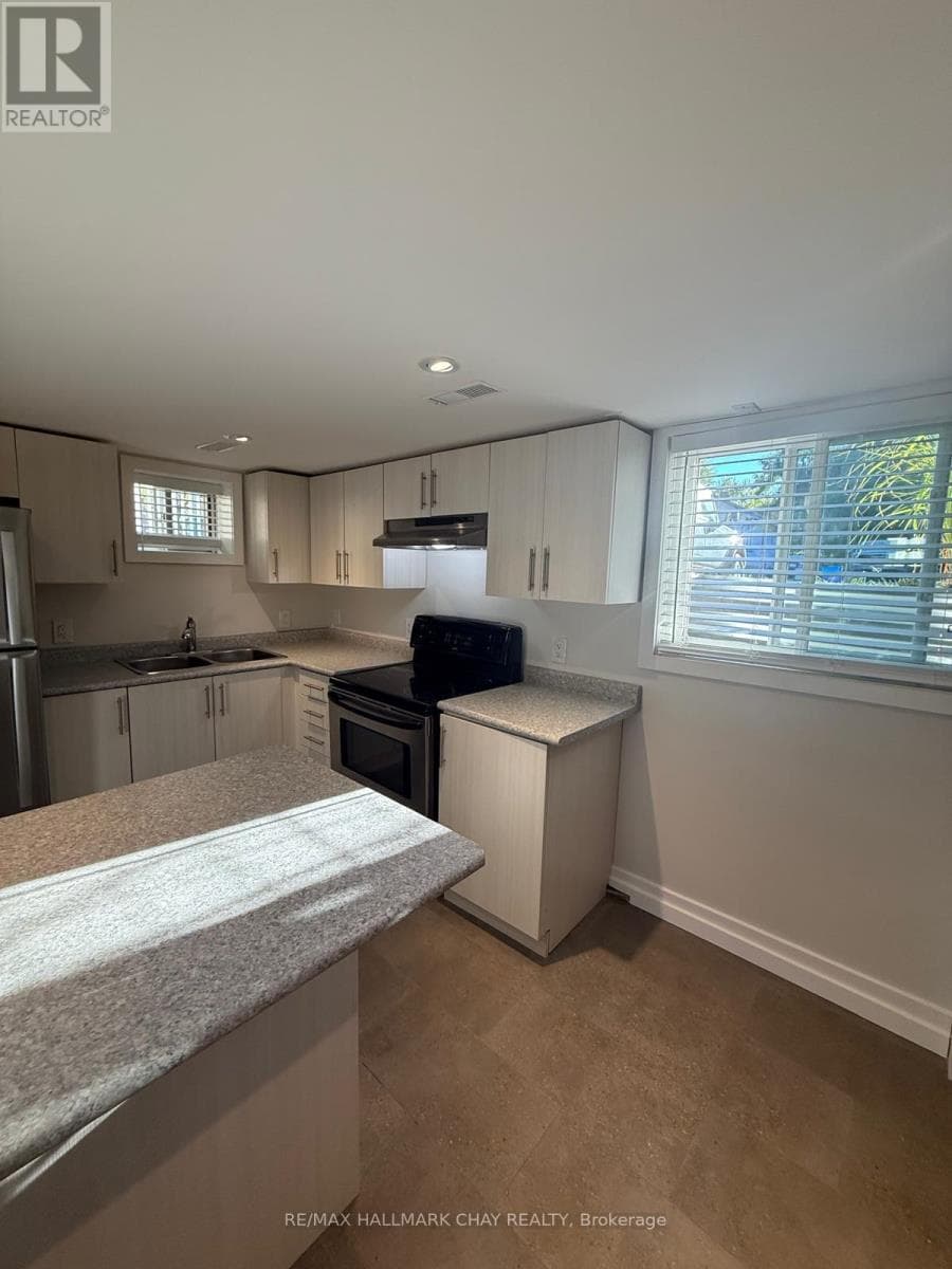 Single Family at 137 Clapperton Street, Barrie (Wellington), Ontario - Photo 5 - RE/MAX Garden City Realty