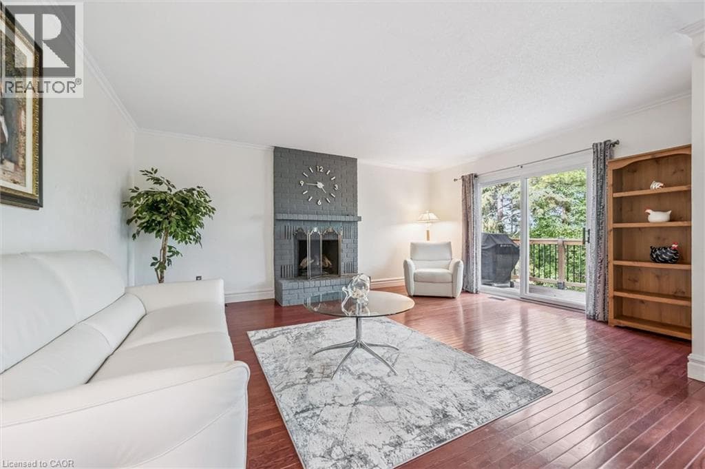 Single Family at 21 TINATAWA Court, Kitchener, Ontario - Photo 10 - RE/MAX Garden City Realty