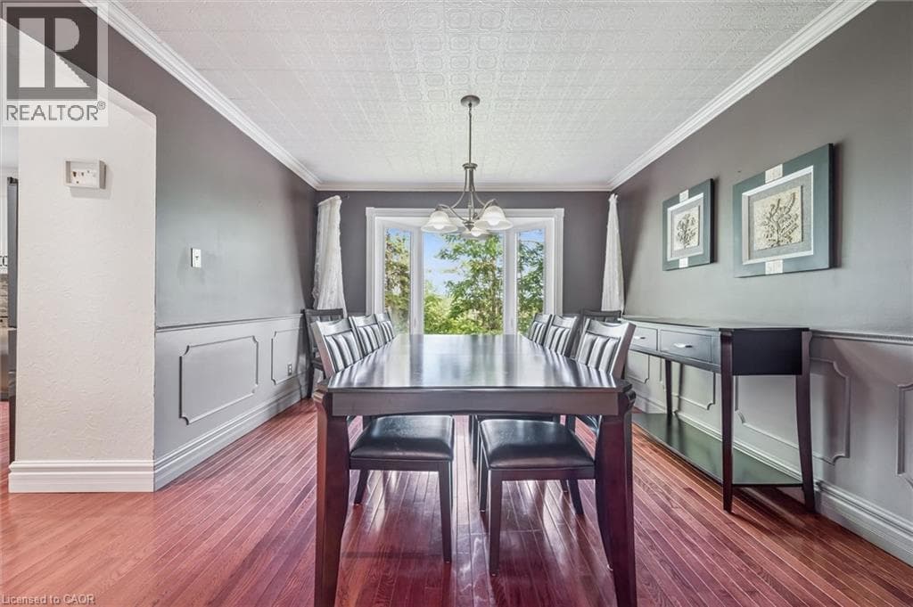 Single Family at 21 TINATAWA Court, Kitchener, Ontario - Photo 5 - RE/MAX Garden City Realty