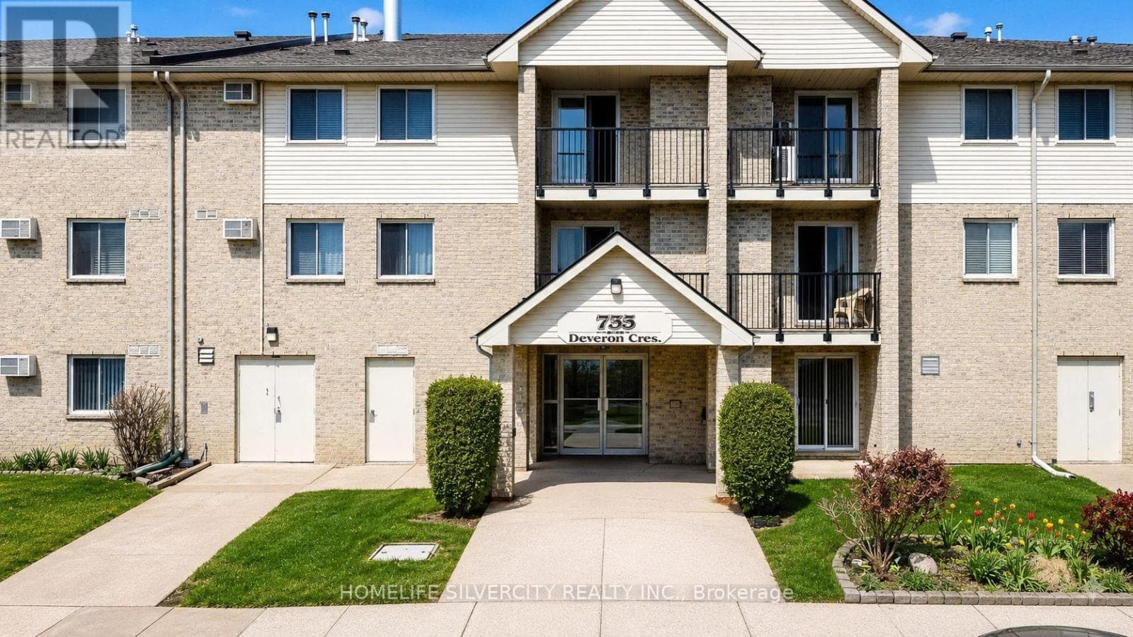 303- 733 Deveron Crescent
