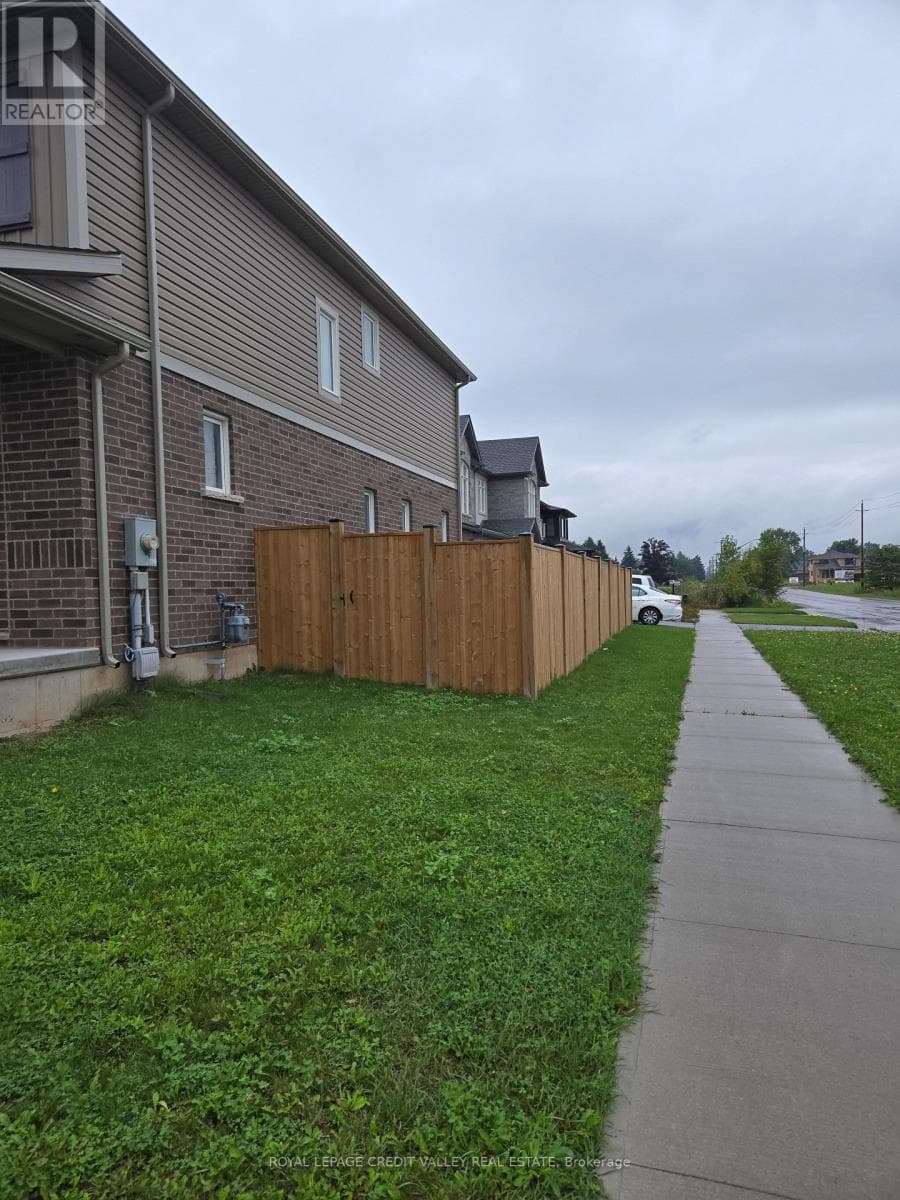 Single Family at 4 Sycamore Street, Welland (West Welland), Ontario - Photo 4 - RE/MAX Garden City Realty
