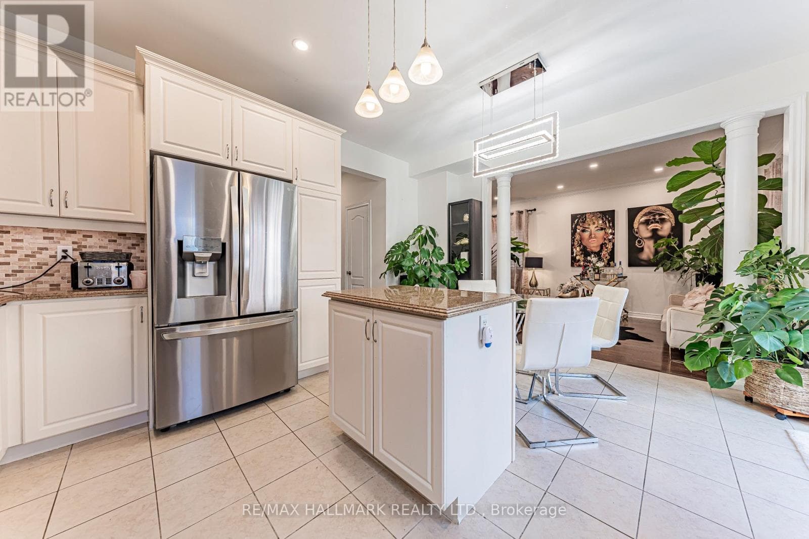 Single Family at #Main- 388 Kwapis Boulevard, Newmarket (Woodland Hill), Ontario - Photo 7 - RE/MAX Garden City Realty