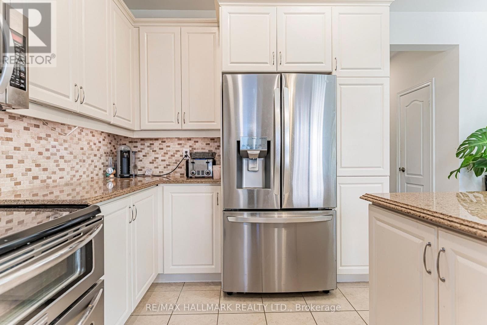 Single Family at #Main- 388 Kwapis Boulevard, Newmarket (Woodland Hill), Ontario - Photo 8 - RE/MAX Garden City Realty
