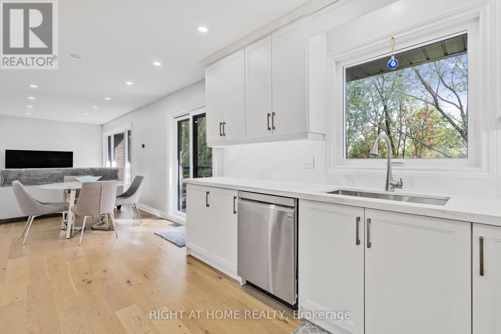 Single Family at 23 Riverview Boulevard, St. Catharines (Glendale/Glenridge), Ontario - Photo 10 - RE/MAX Garden City Realty