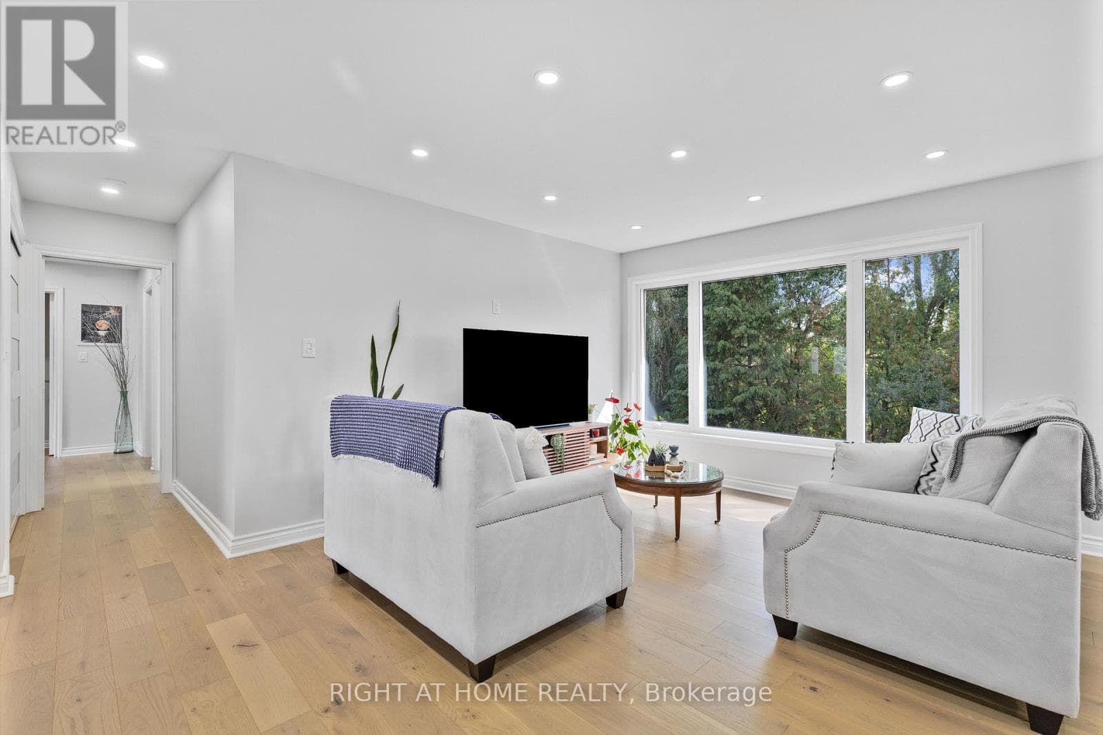 Single Family at 23 Riverview Boulevard, St. Catharines (Glendale/Glenridge), Ontario - Photo 4 - RE/MAX Garden City Realty