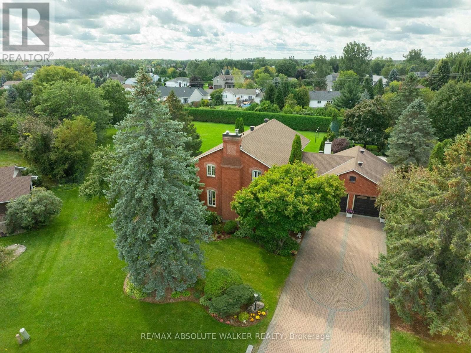 Single Family at 7040 Shadow Ridge Drive, Ottawa, Ontario - Photo 3 - RE/MAX Garden City Realty