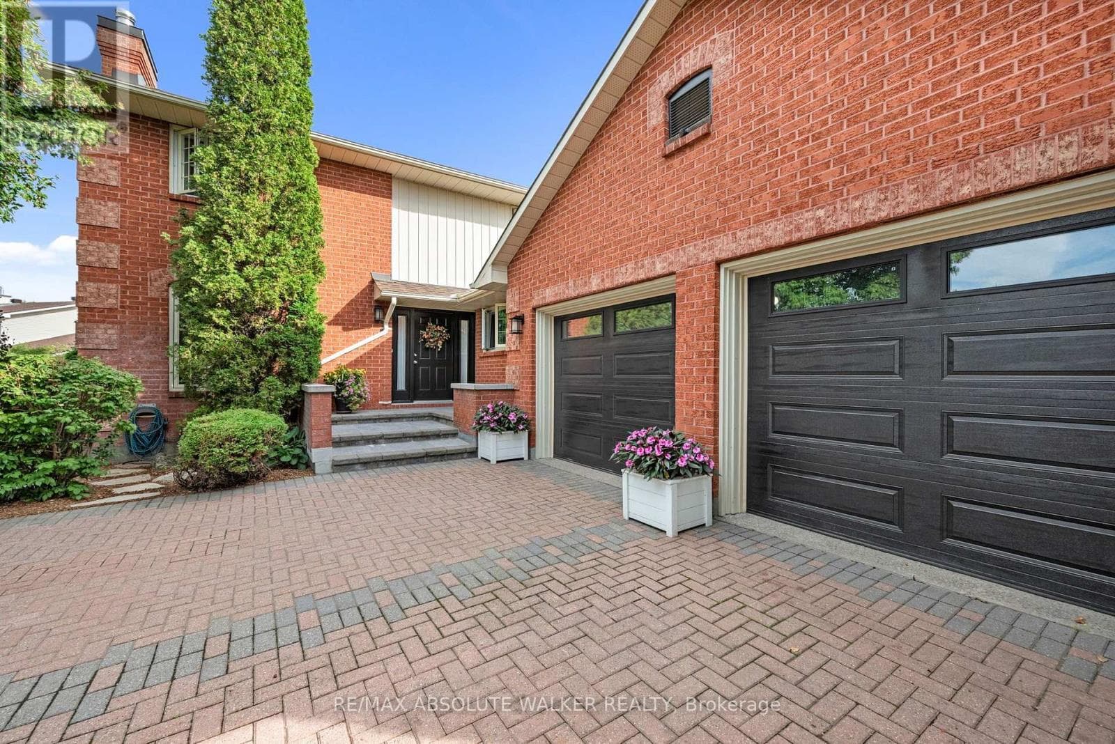 Single Family at 7040 Shadow Ridge Drive, Ottawa, Ontario - Photo 4 - RE/MAX Garden City Realty