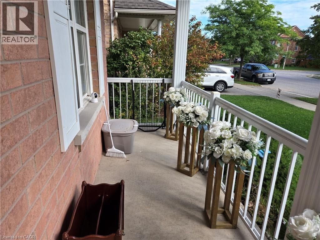 Single Family at 28 NIAGARA ON THE GREEN Boulevard, Niagara-on-the-Lake, Ontario - Photo 3 - RE/MAX Garden City Realty