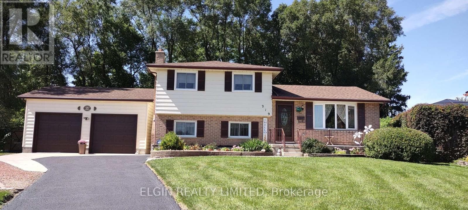 219 Brentwood Crescent