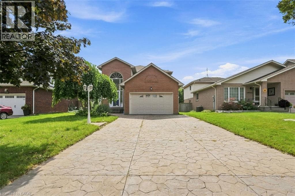 Single Family at 12 SUMNER Crescent, Grimsby, Ontario - Photo 2 - RE/MAX Garden City Realty