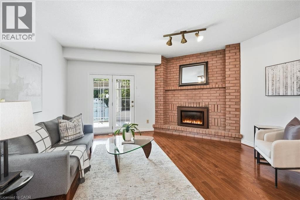 Single Family at 12 SUMNER Crescent, Grimsby, Ontario - Photo 5 - RE/MAX Garden City Realty