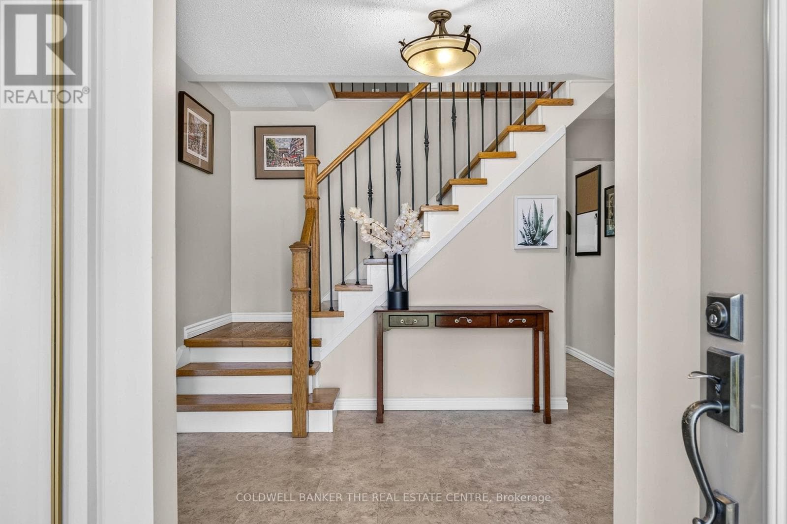 Single Family at 893 Arnold Crescent, Newmarket (Gorham-College Manor), Ontario - Photo 3 - RE/MAX Garden City Realty