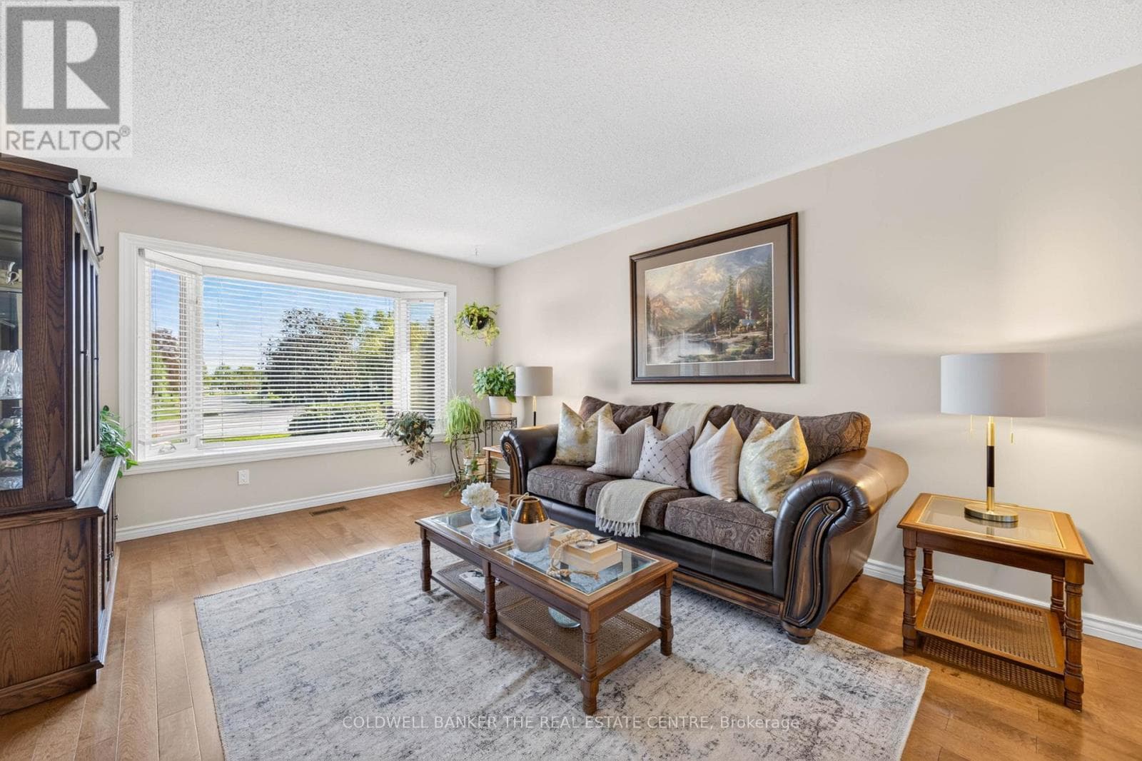 Single Family at 893 Arnold Crescent, Newmarket (Gorham-College Manor), Ontario - Photo 6 - RE/MAX Garden City Realty