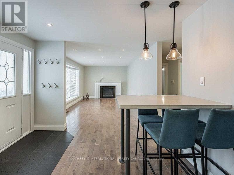 Single Family at 525 Dynes Road, Burlington (Roseland), Ontario - Photo 2 - RE/MAX Garden City Realty