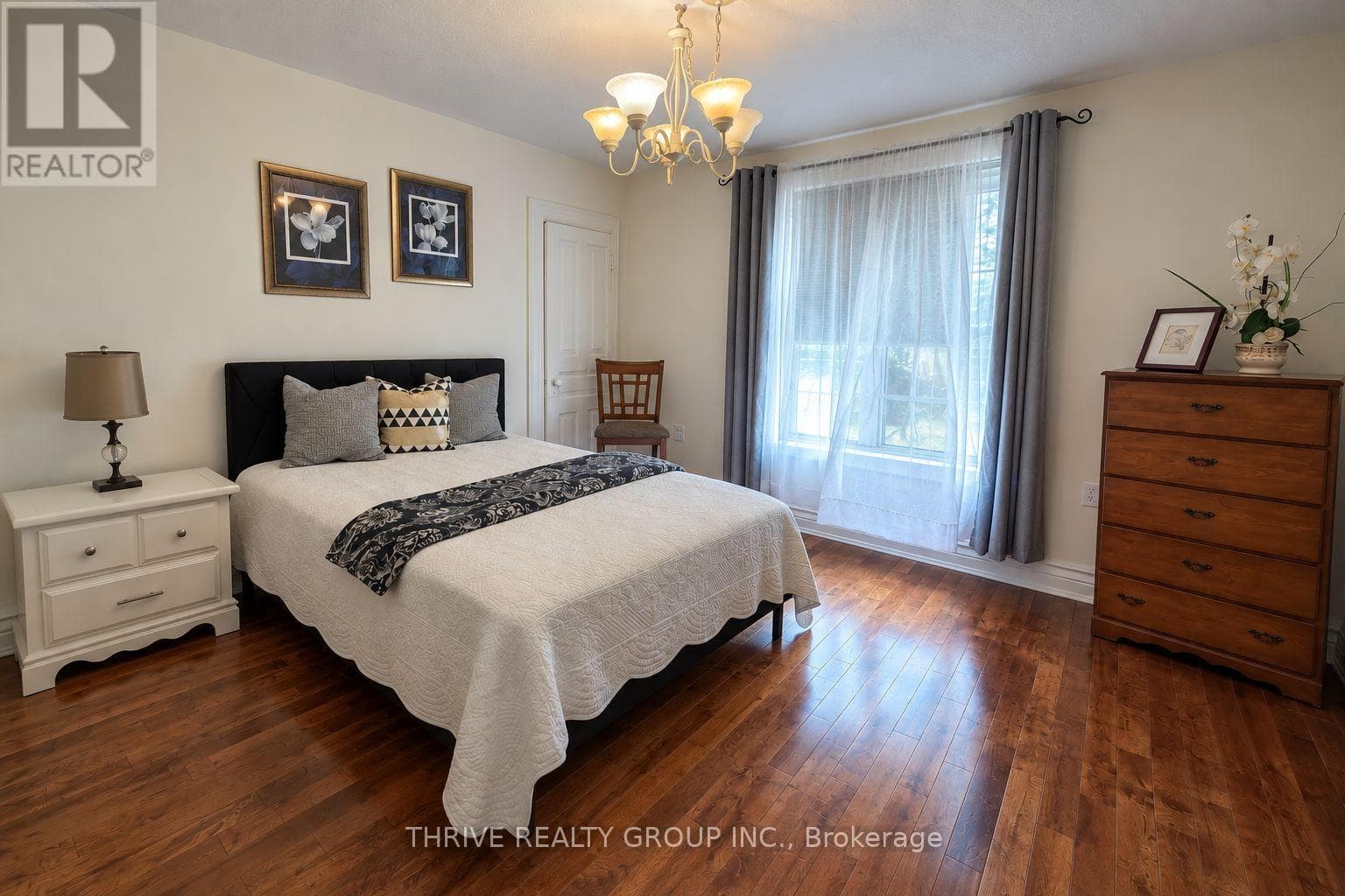 Single Family at Upper- 162 Tecumseh Avenue, London South (South F), Ontario - Photo 10 - RE/MAX Garden City Realty