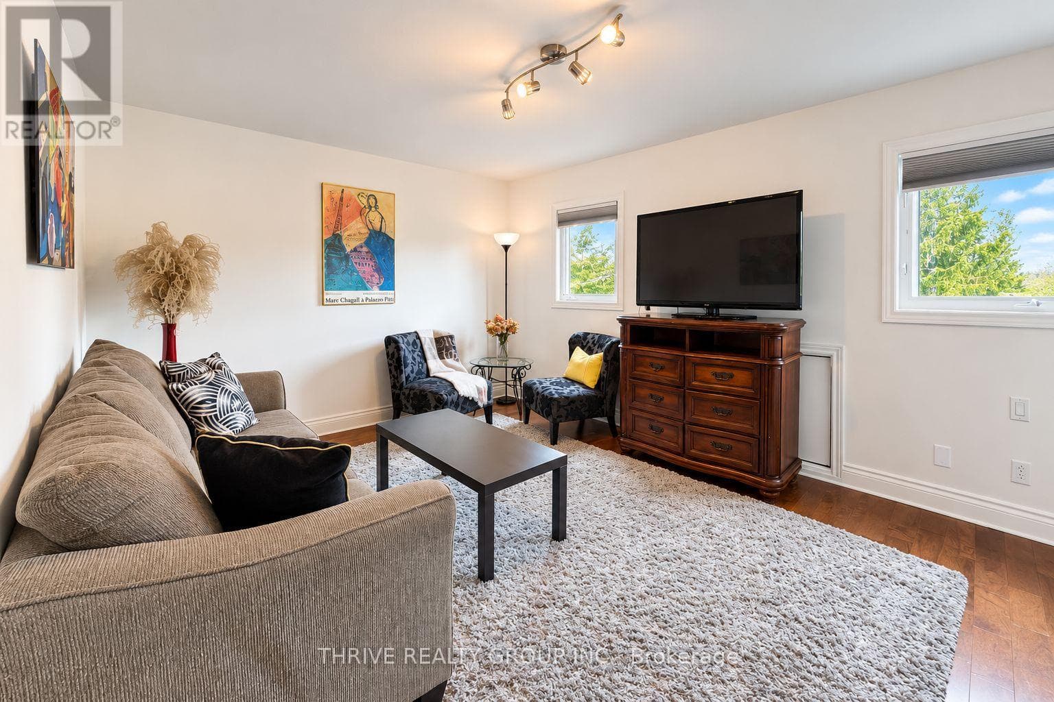 Single Family at Upper- 162 Tecumseh Avenue, London South (South F), Ontario - Photo 8 - RE/MAX Garden City Realty