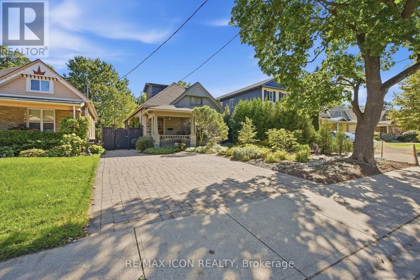 Single Family at 437 Emery Street, London South (South G), Ontario - Photo 2 - RE/MAX Garden City Realty