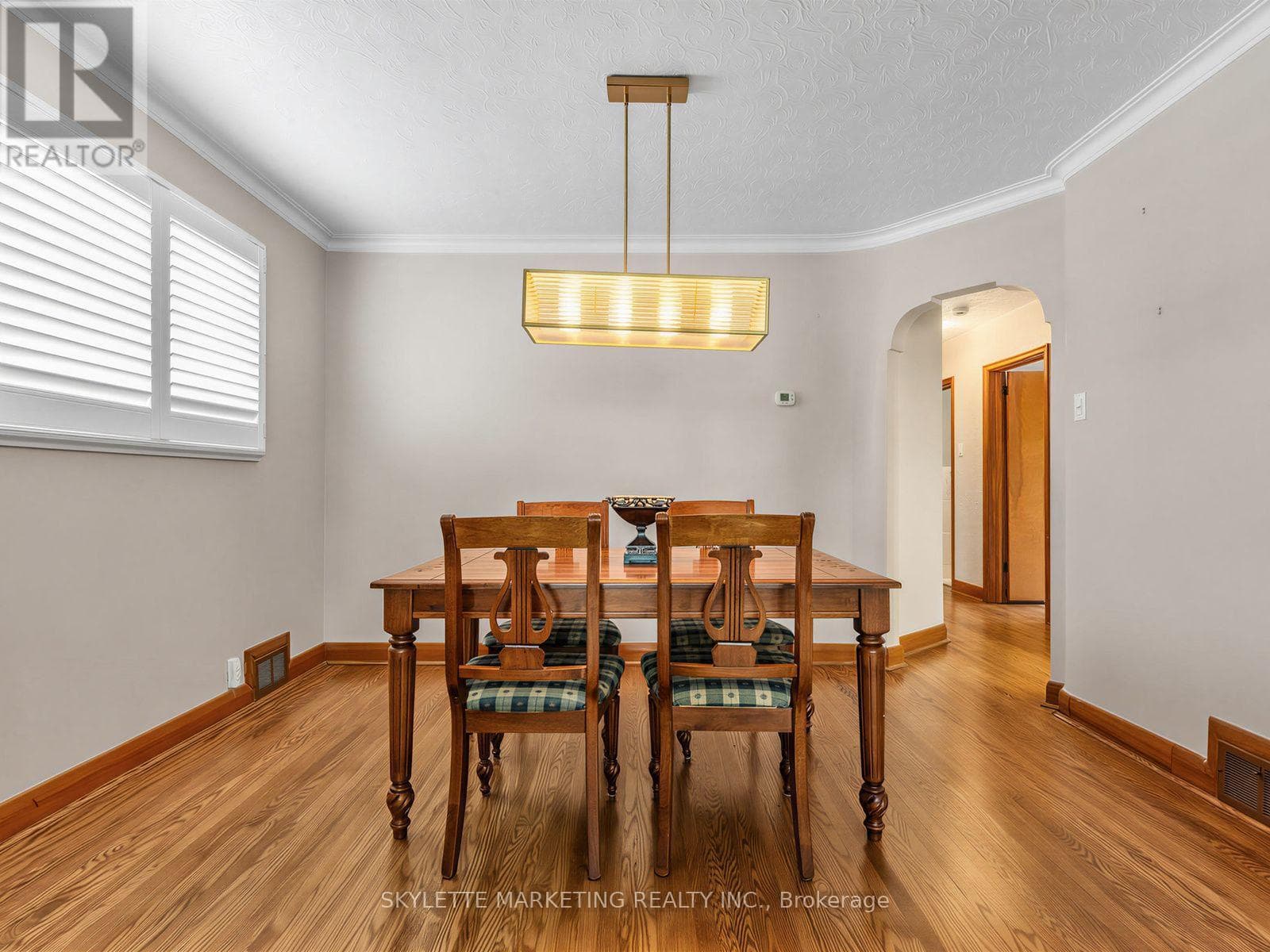 Single Family at 14 Bardwell Crescent, Toronto (Wexford-Maryvale), Ontario - Photo 4 - RE/MAX Garden City Realty
