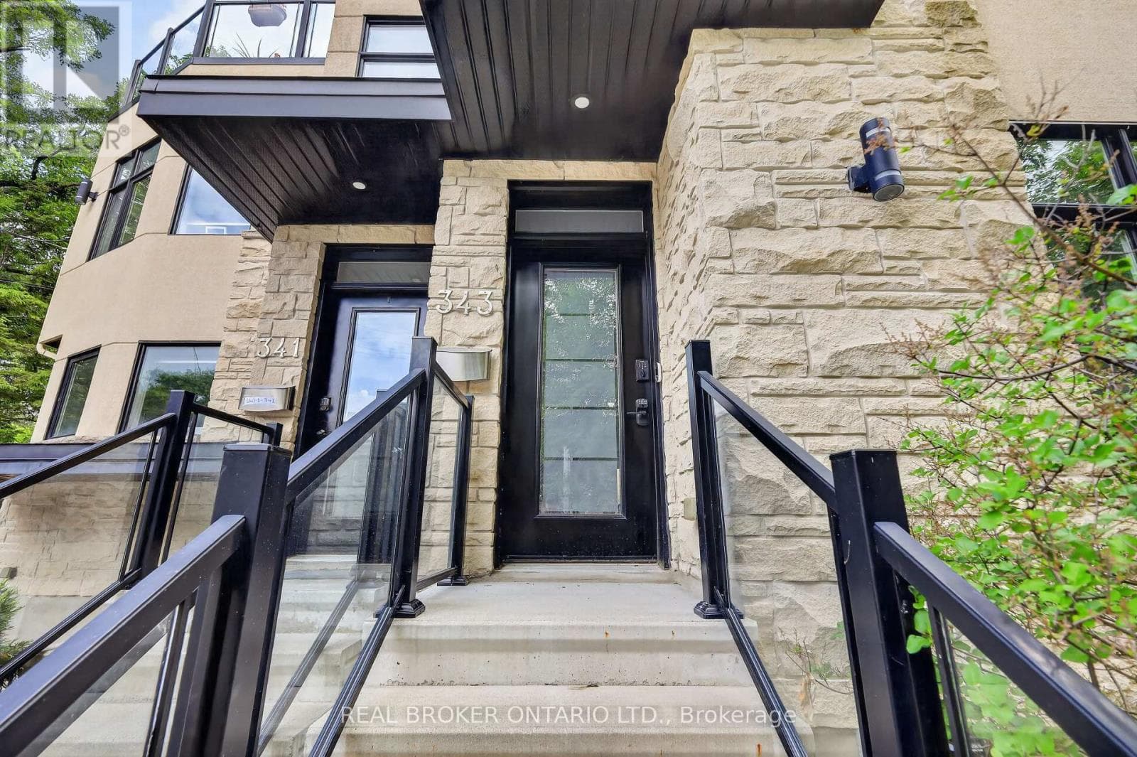 Single Family at 343 Riverdale Avenue, Ottawa, Ontario - Photo 4 - RE/MAX Garden City Realty