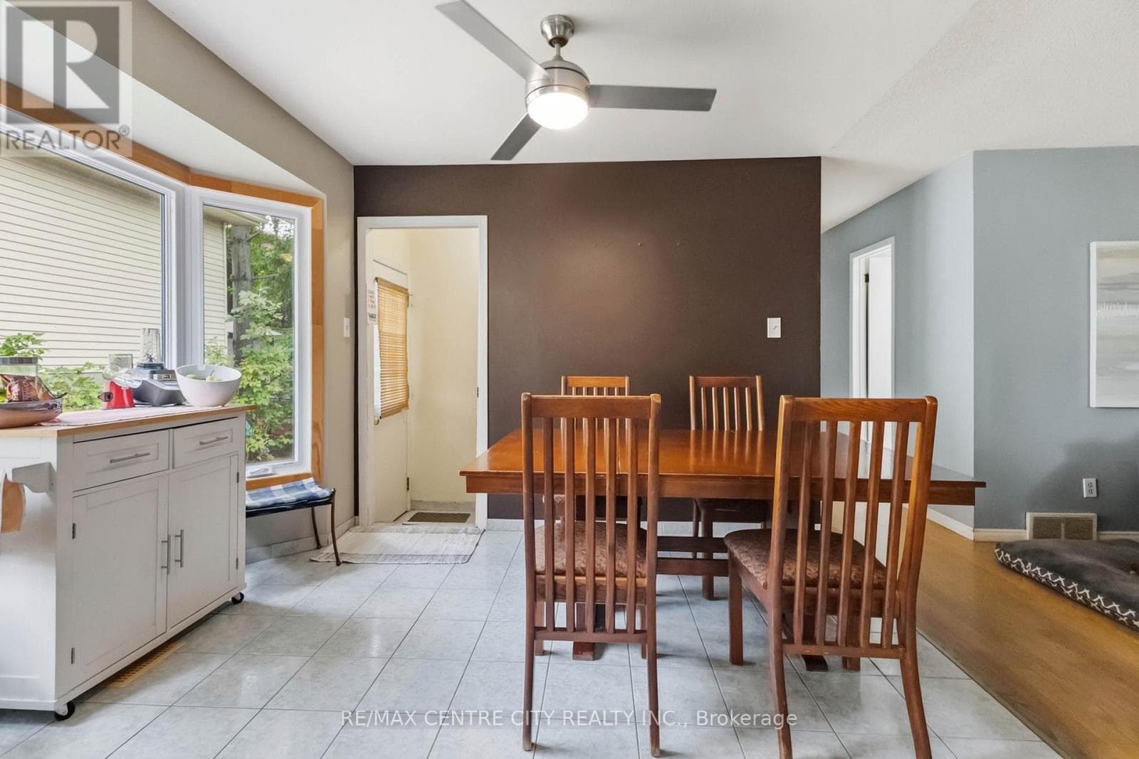 Single Family at 228 Pochard Lane, London East (East P), Ontario - Photo 10 - RE/MAX Garden City Realty