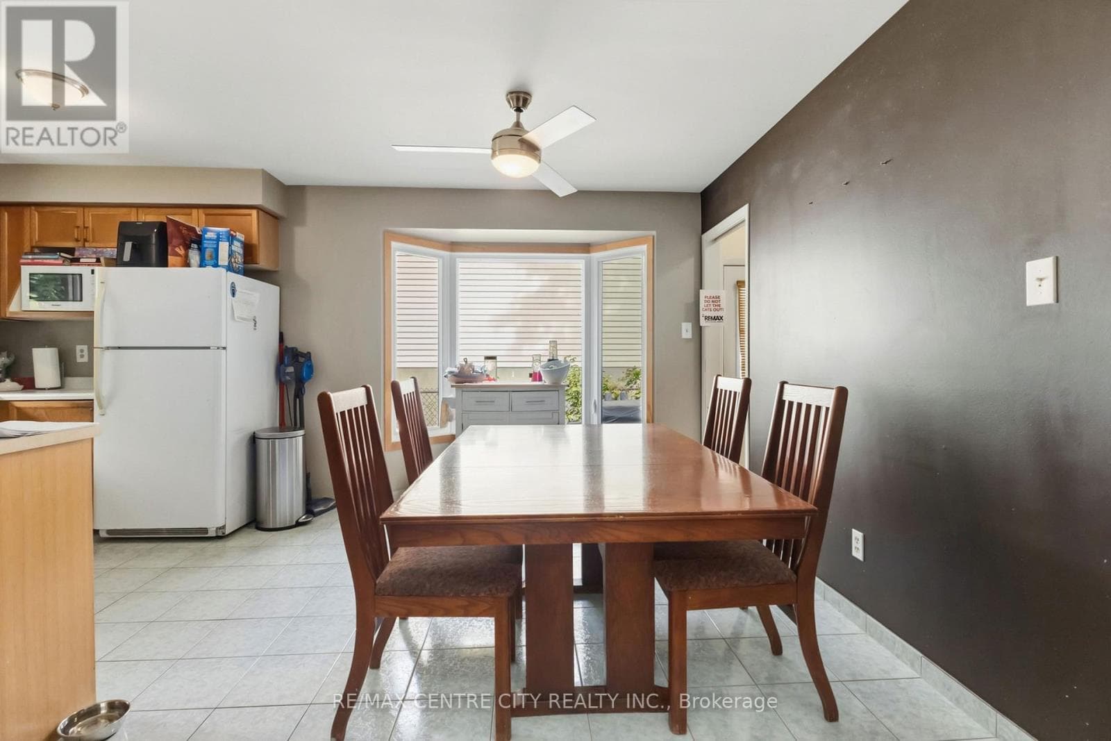 Single Family at 228 Pochard Lane, London East (East P), Ontario - Photo 9 - RE/MAX Garden City Realty