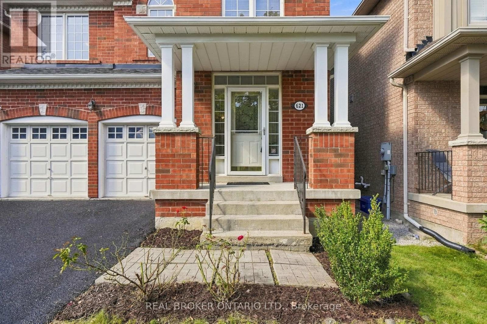 Single Family at 621 Society Crescent, Newmarket (Summerhill Estates), Ontario - Photo 3 - RE/MAX Garden City Realty