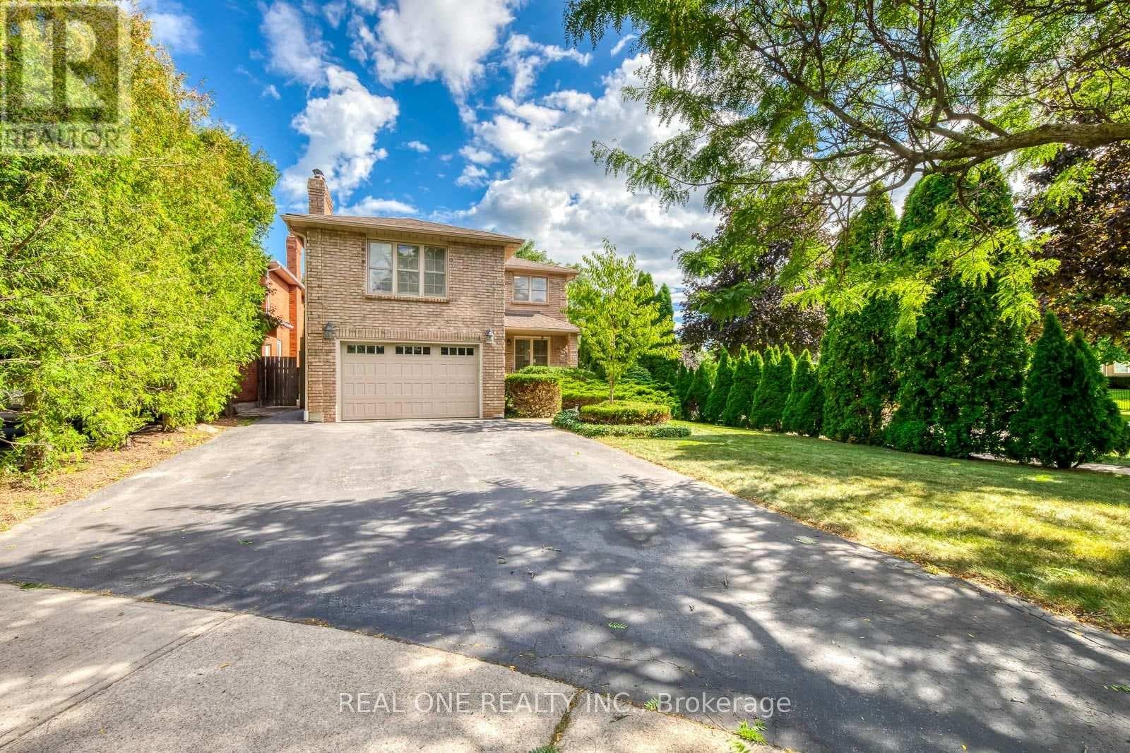 Single Family at 1384 Bramblewood Green, Oakville (GA Glen Abbey), Ontario - Photo 2 - RE/MAX Garden City Realty