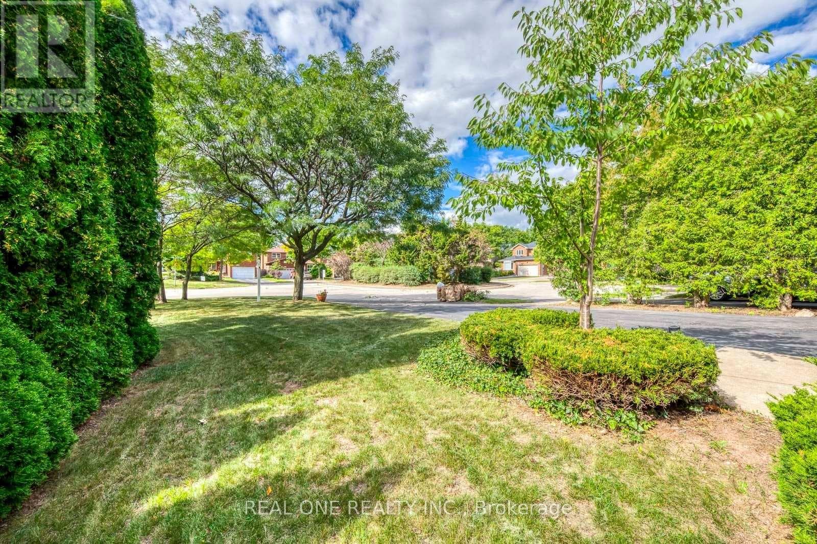 Single Family at 1384 Bramblewood Green, Oakville (GA Glen Abbey), Ontario - Photo 3 - RE/MAX Garden City Realty