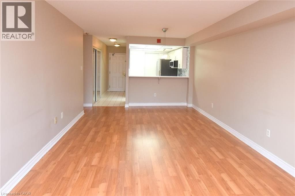 Single Family at 215- 175 CEDAR Avenue, Richmond Hill, Ontario - Photo 8 - RE/MAX Garden City Realty