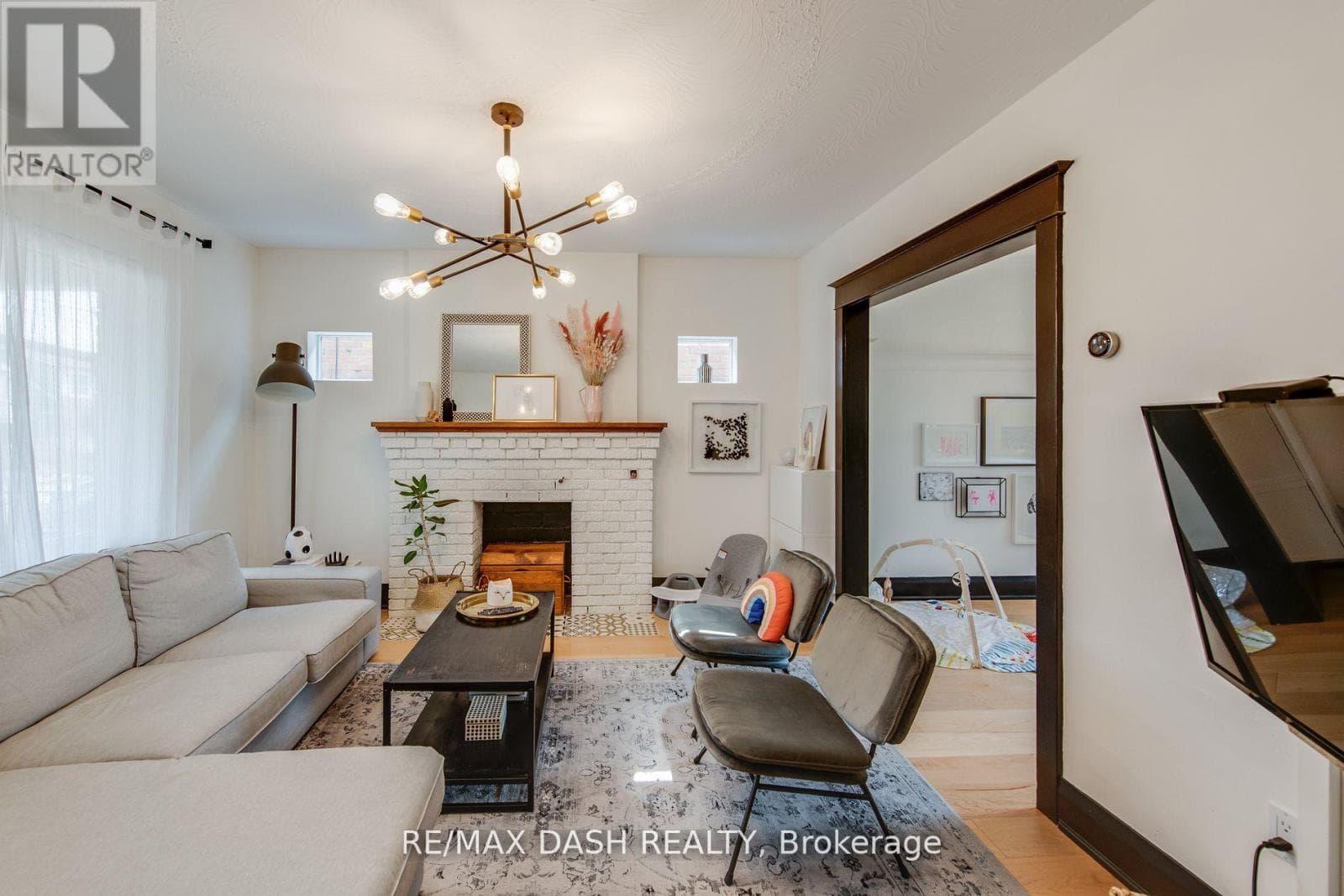 Single Family at 74 Oak Park Avenue, Toronto (Woodbine-Lumsden), Ontario - Photo 4 - RE/MAX Garden City Realty