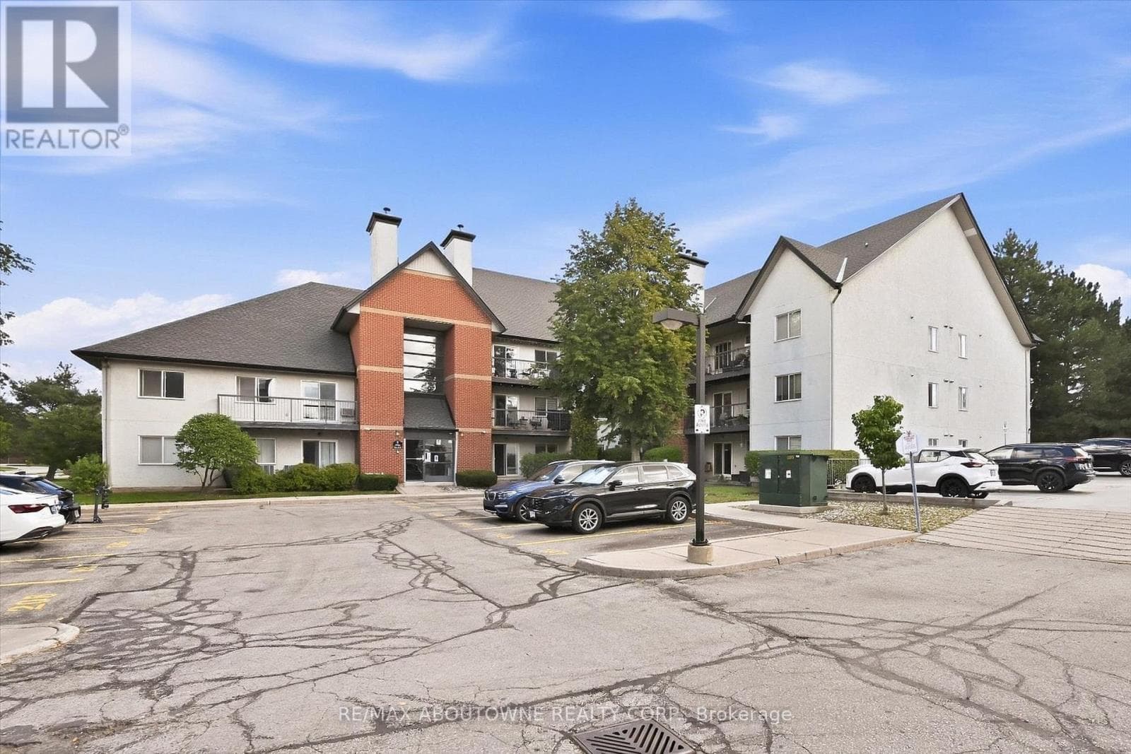 1121- 1450 Glen Abbey Gate