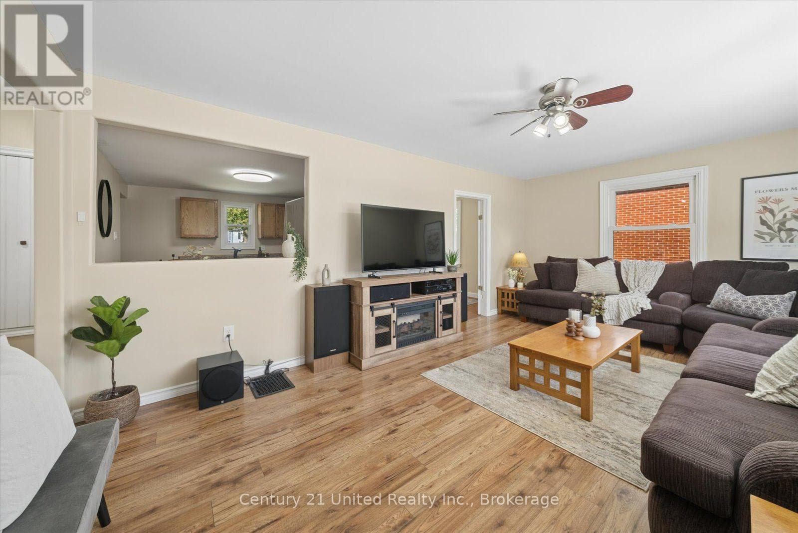Single Family at 584 Wolfe Street, Peterborough (Town Ward 3), Ontario - Photo 10 - RE/MAX Garden City Realty