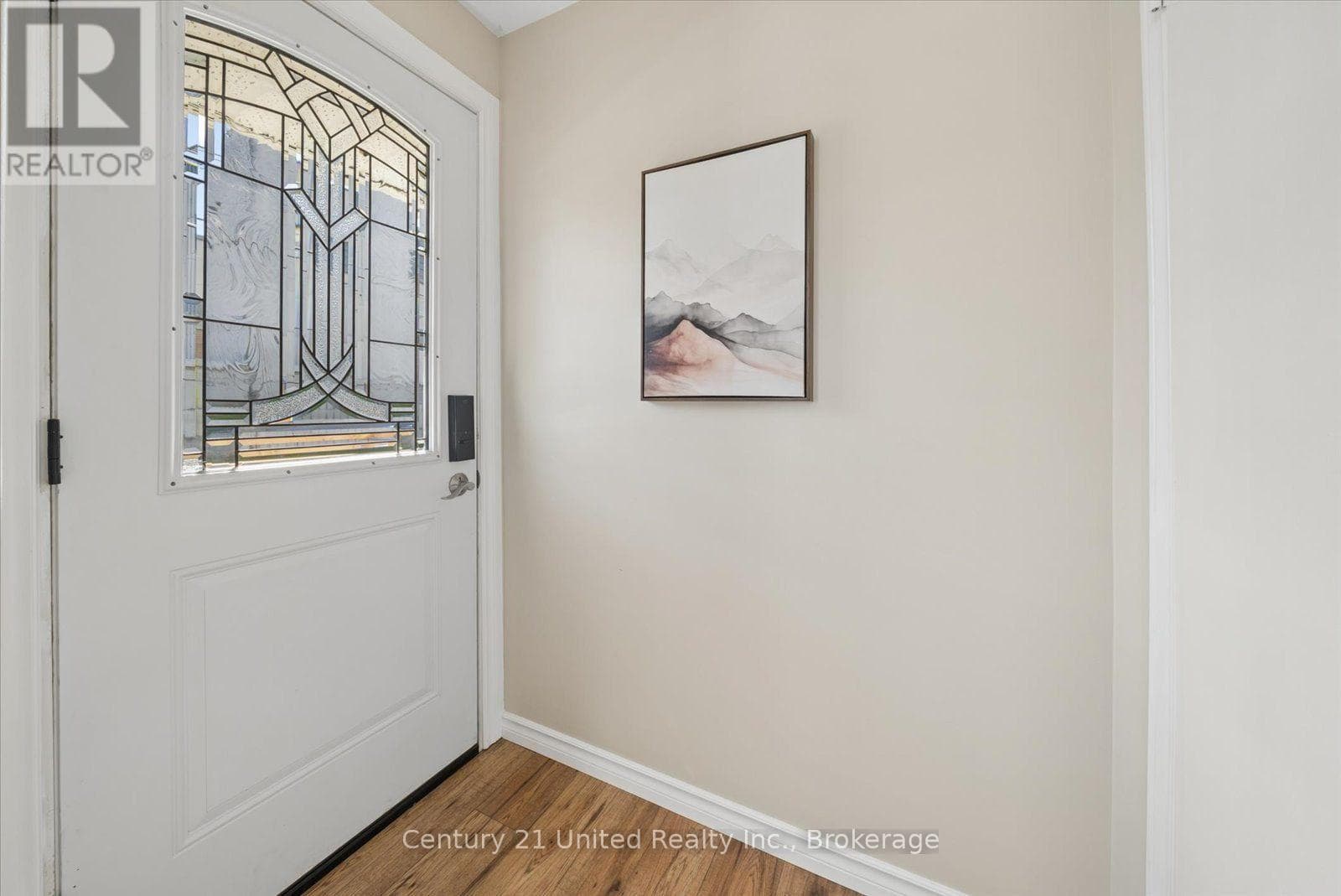 Single Family at 584 Wolfe Street, Peterborough (Town Ward 3), Ontario - Photo 5 - RE/MAX Garden City Realty