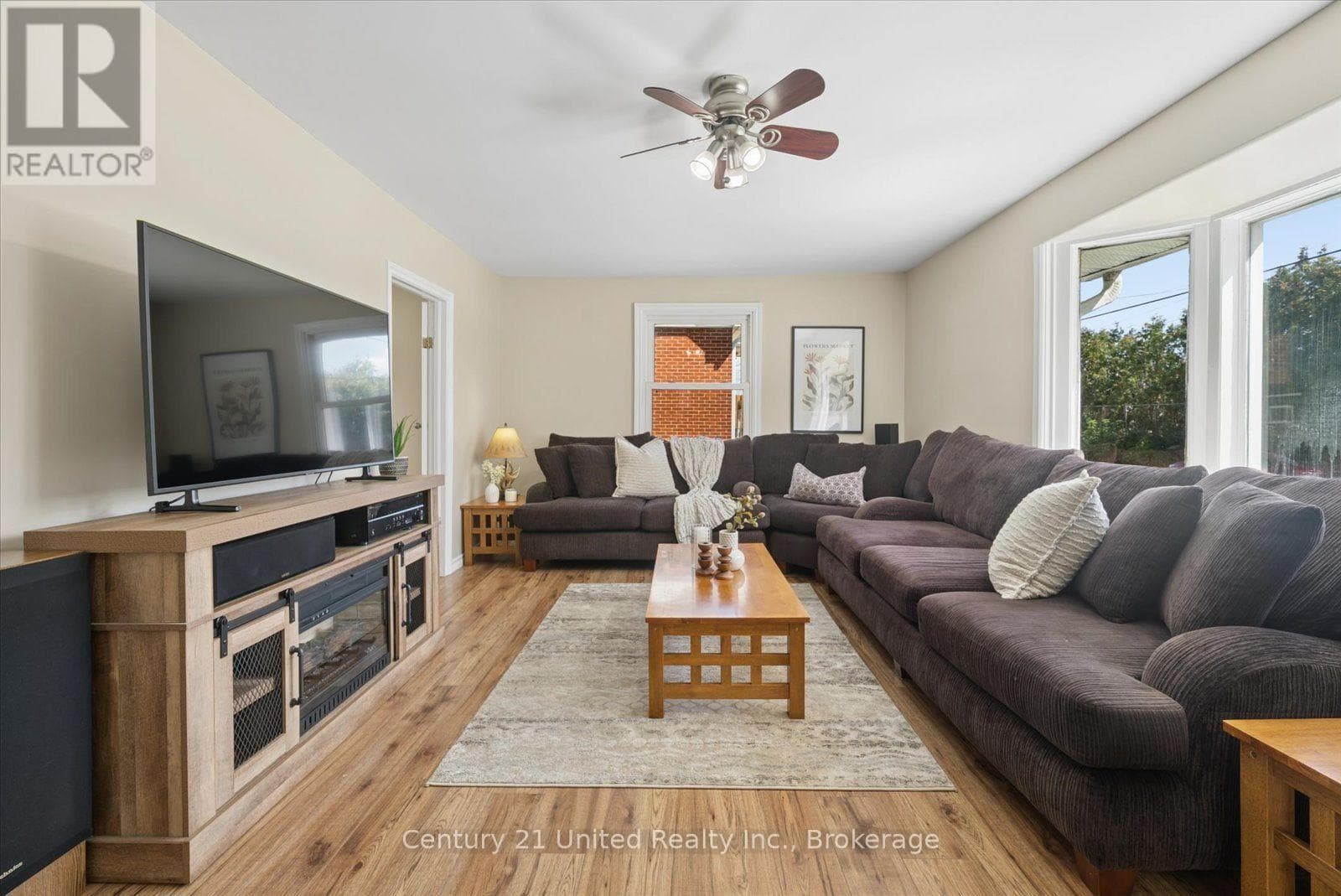 Single Family at 584 Wolfe Street, Peterborough (Town Ward 3), Ontario - Photo 6 - RE/MAX Garden City Realty