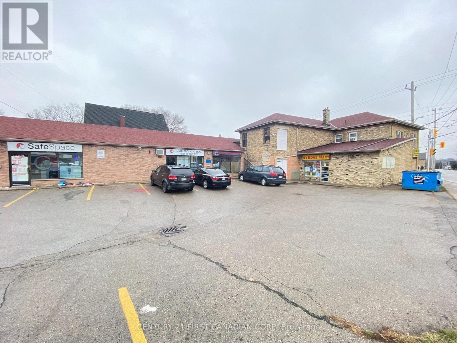 Retail at 414 Hamilton Road, London East (East L), Ontario - Photo 3 - RE/MAX Garden City Realty