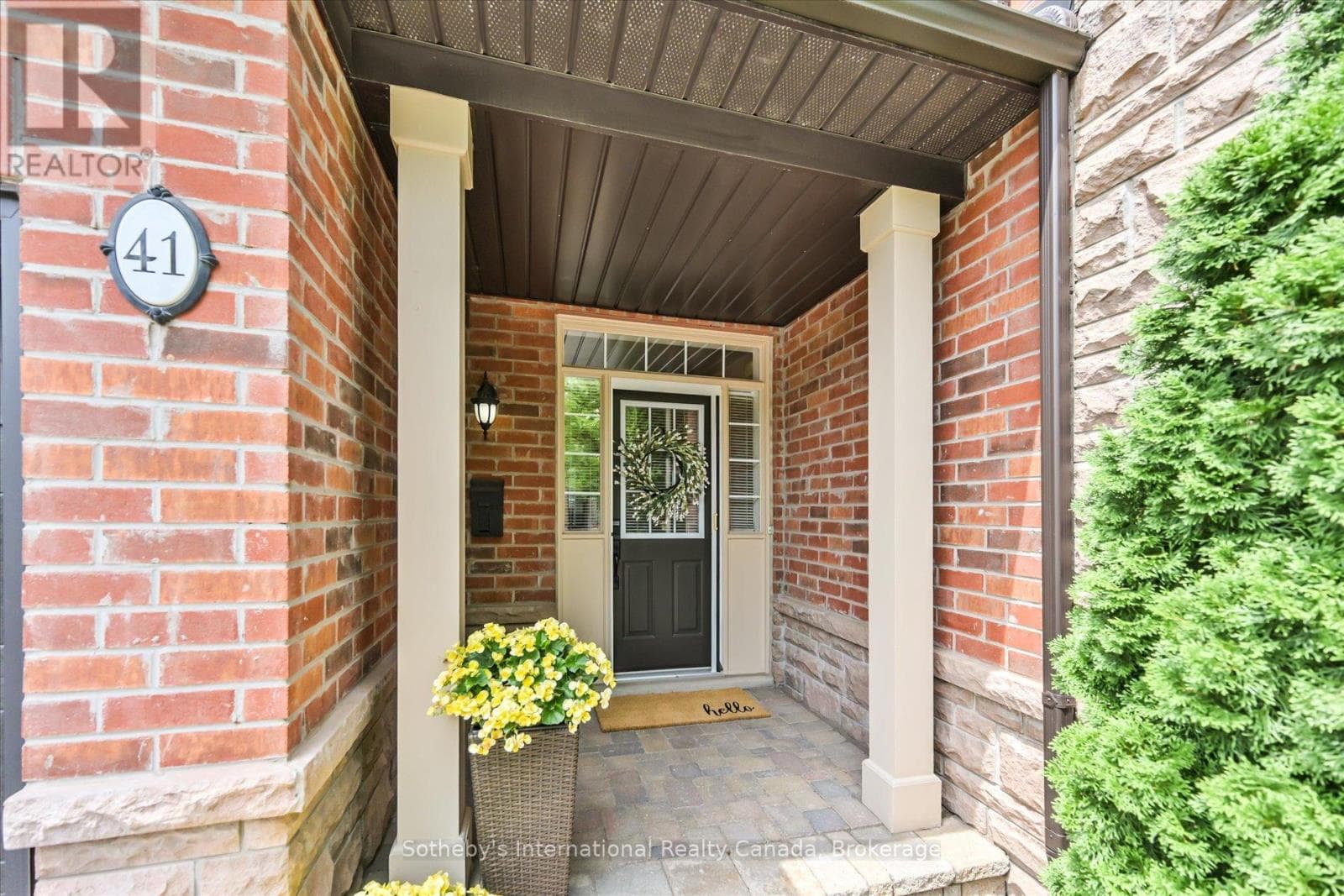 Single Family at 41- 300 Ravineview Way, Oakville (WC Wedgewood Creek), Ontario - Photo 3 - RE/MAX Garden City Realty